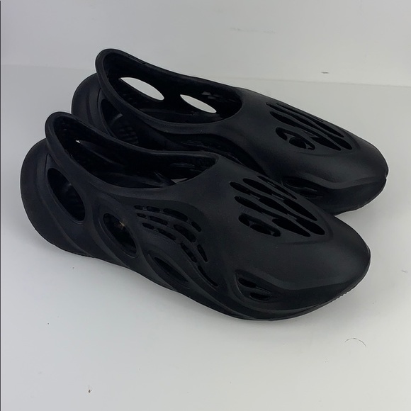 ua yeezy foam runner